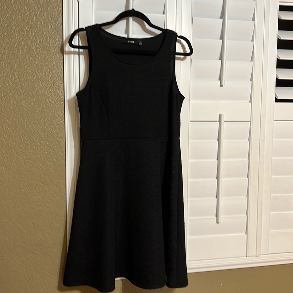 Apt 9 Women’s Dress Mini Sleeveless Black Size Medium Gently Used